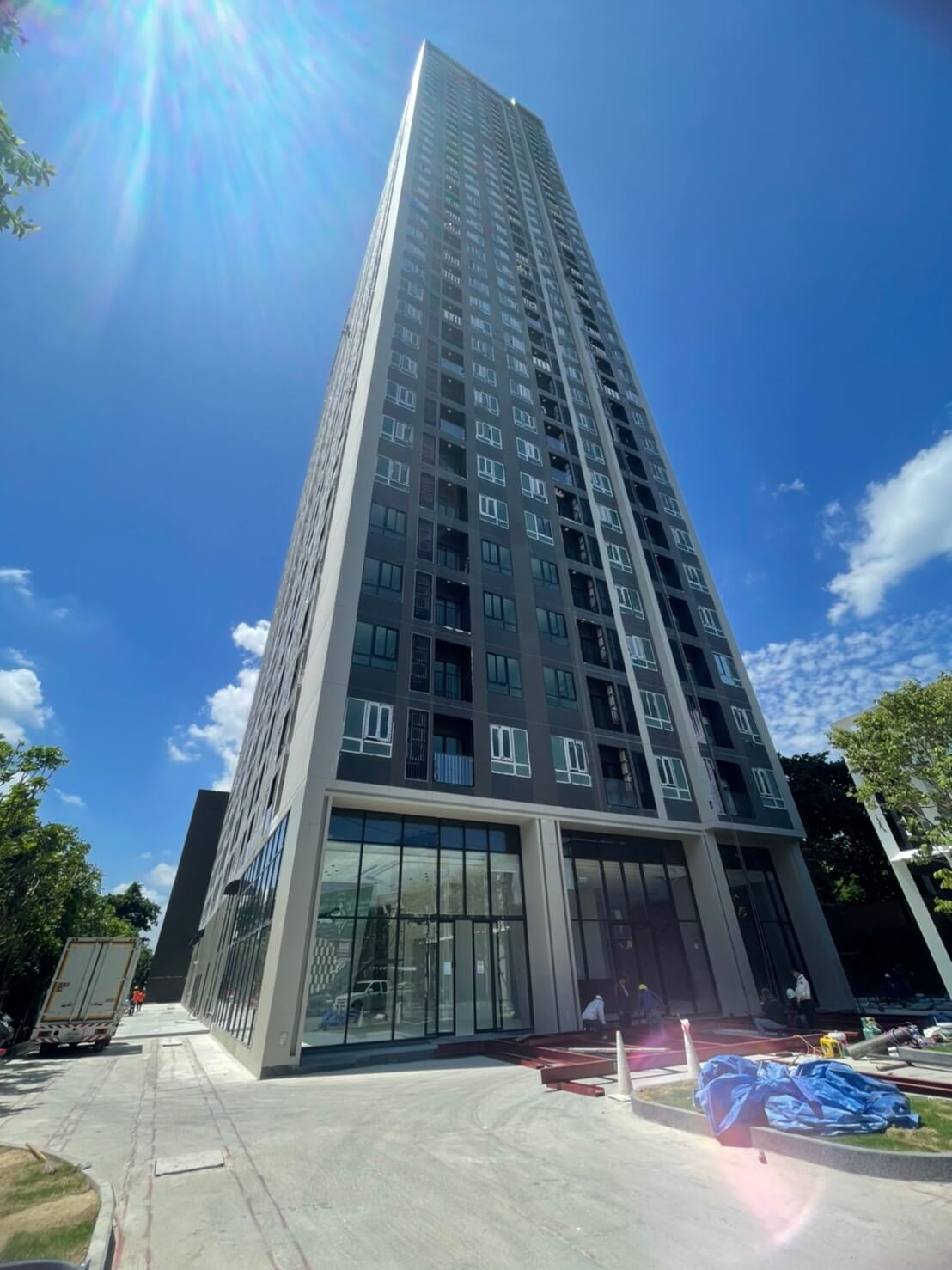 Nue Noble Ngamwongwan (อาคารสูง37ชั้น)